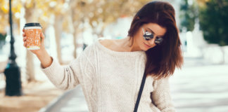 Deixe o outro ser ele mesmo. Se lhe faz mal, afaste-se, ué.