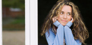 Como diz a canção, um joelho ralado dói bem menos do que um coração partido Como diz a canção, um joelho ralado dói bem menos do que um coração partido