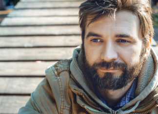 Moço, não use essa mulher como “muleta”. Seja homem  para viver o seu luto.