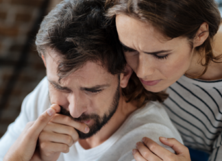 A estranha  atração de algumas mulheres por homens que estão no fundo do poço.