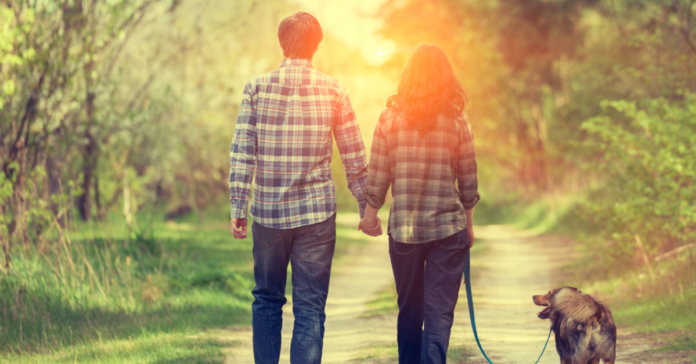 Quem vai atrás é mochila. Segue em frente e quem quiser que caminhe ao seu lado.