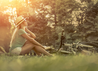 O amor é tarja preta: cura mas vicia, salva mas tem a saudade como efeito colateral.