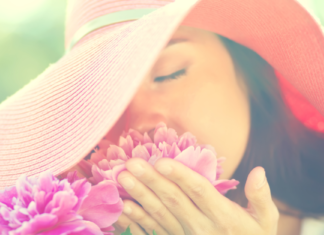 Em vez de esperar que lhe tragam flores, regue seu próprio jardim