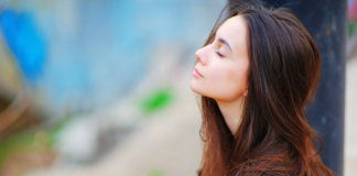 Sociedade, por gentileza,  permita-me ser espontânea.