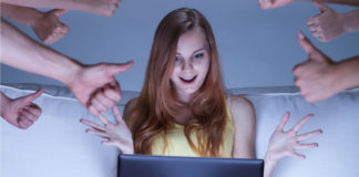 Felicidade, Facebook e solidão contemporânea