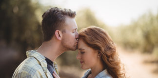 Amor de verdade melhora a gente. Se piora as coisas é alarme falso.