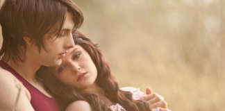 Sinto que alguns “eu te amo” podem sair não só da boca pra fora, como também do ego pra fora Sinto que alguns “eu te amo” podem sair não só da boca pra fora, como também do ego pra fora