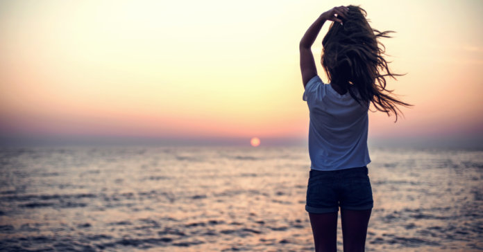 Untitled-design-31 Mulher guerreira olha pra frente e não se lamenta.