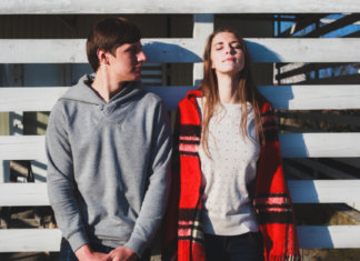 Insistir muito com alguém não é garantia de amor