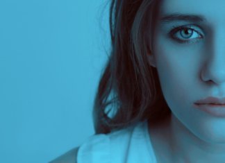 Talvez eu não chore, mas dói.