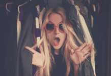 Preste atenção às suas ações, pois a vida é um castelo de cartas Preste atenção às suas ações, pois a vida é um castelo de cartas