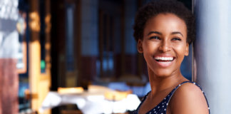 “A Felicidade bate na porta, mas não gira a maçaneta” “A Felicidade bate na porta, mas não gira a maçaneta”