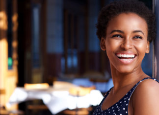 “A Felicidade bate na porta, mas não gira a maçaneta”