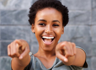 Nem todo dia é dia de festa, mas todo dia é dia de ser feliz.