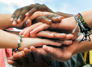 “Mais do que máquinas precisamos de humanidade.”