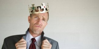 Sofomaníaco: indivíduo estúpido que se acha extremamente inteligente Sofomaníaco: indivíduo estúpido que se acha extremamente inteligente