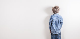 Conheça o peso que uma criança boazinha e exemplar pode carregar para vida.