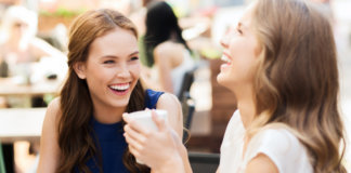 Ignorar as fofocas é uma das melhores formas de ser feliz.