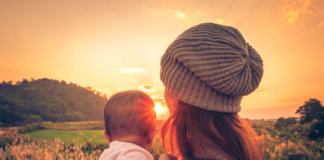 Se você maltrata uma mulher, não homenageie as demais. Se você maltrata uma mulher, não homenageie as demais.