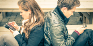 “Muita gente falando de amor e pouca gente sabendo amar.” “Muita gente falando de amor e pouca gente sabendo amar.”