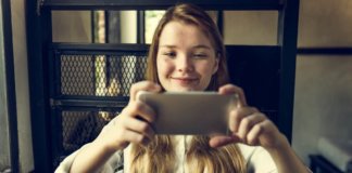 “A incrível geração de fotos sorridentes e travesseiros encharcados”