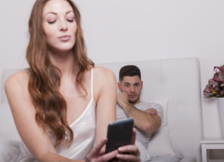 Quem pode tocar seu corpo, pode olhar seu celular