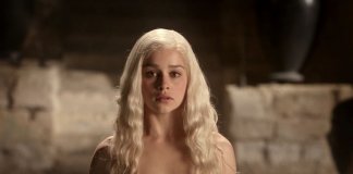 Emilia Clarke, atualmente a atriz mais bem paga do mundo, não admite o termo “Mulheres Fortes”. Entenda. Emilia Clarke, atualmente a atriz mais bem paga do mundo, não admite o termo “Mulheres Fortes”. Entenda.