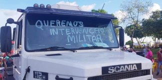 Ler é privilégio, não é só hábito. Ler é privilégio, não é só hábito.