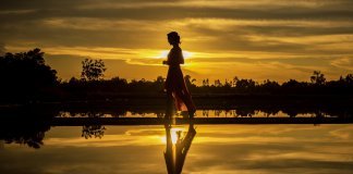 Pessoas boas perdoam mil vezes, mas, quando vão embora, nunca mais voltam. Pessoas boas perdoam mil vezes, mas, quando vão embora, nunca mais voltam.