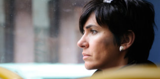 Padrões não se encaixam nas mulheres lindas de verdade. Padrões não se encaixam nas mulheres lindas de verdade.