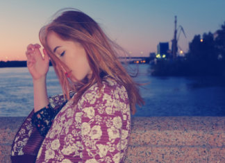 Morro sem amigos, mas não sustento falsidade