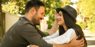 Ser simples é chique e ser grato é elegante. Pena que muita gente prefere ser brega. Ser simples é chique e ser grato é elegante. Pena que muita gente prefere ser brega.