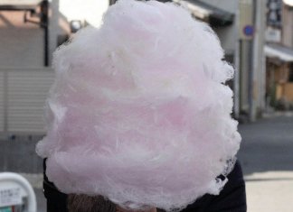 Tem gente que é igual a algodão doce: enjoativa e inconsistente!