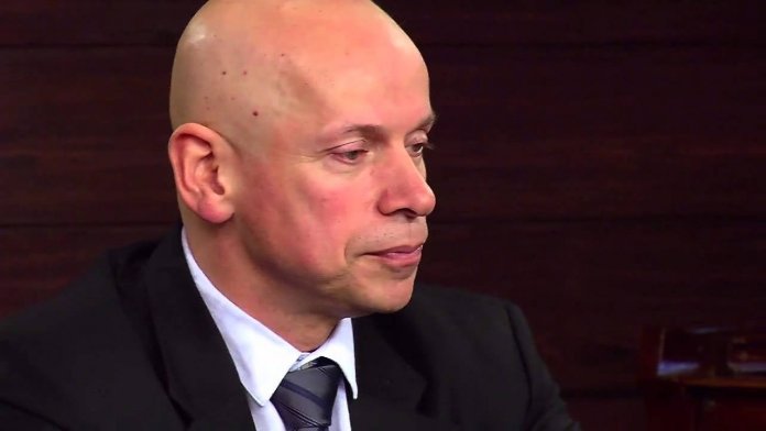 “Tudo me incomoda se eu não estiver bem comigo mesmo” por Leandro Karnal