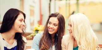 “Às vezes, tomar um café com uma amiga é a única terapia que você precisa”