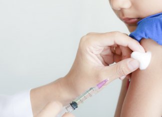 Estejam atentos! Não vacinar os filhos pode causar perda da guarda das crianças
