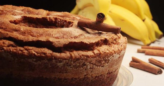 O melhor e mais fácil bolo de banana com chocolate da sua vida!