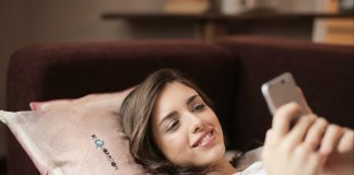 Tenho amigos de internet mais próximos do que alguns amigos que vejo sempre Tenho amigos de internet mais próximos do que alguns amigos que vejo sempre