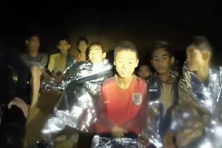 contioutra.com - Veja algumas das imagens mais marcantes do resgate dos meninos da caverna