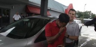 A emocionante história do homem que caminhou mais de 30 km para chegar ao 1º dia de trabalho e ganhou um carro do chefe