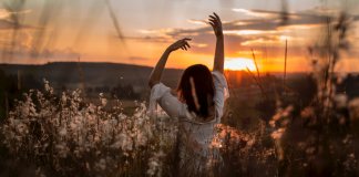 7 maneiras de aumentar sua vibração e eliminar o que bloqueia sua abundância