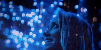 Tem gente que nos tira o sono, tem gente que nos devolve os sonhos. Tem gente que nos tira o sono, tem gente que nos devolve os sonhos.