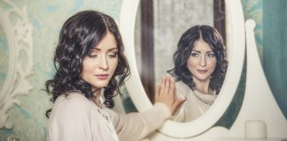 Conversar consigo mesmo pode ser um sinal de inteligência superior, de acordo com estudos científicos Conversar consigo mesmo pode ser um sinal de inteligência superior, de acordo com estudos científicos