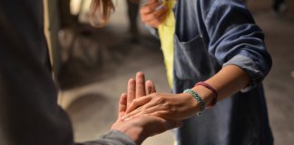 Dê valor ao que você tem, antes que seja tarde para isso.