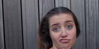 Quanto mais você mexe na merda, mais ela fede!