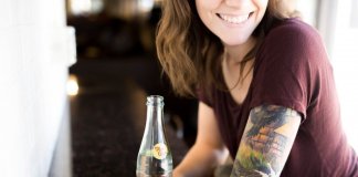 Quem bebe três litros de água por dia não se incomoda com a maldade alheia porque fica muito ocupado fazendo xixi! Quem bebe três litros de água por dia não se incomoda com a maldade alheia porque fica muito ocupado fazendo xixi!