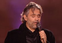 O que acontece quando Andrea Bocelli canta um sucesso de Elvis Presley