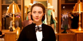 Às vezes não é a vida que tem que ficar mais fácil, e sim você que tem que ficar mais forte. Às vezes não é a vida que tem que ficar mais fácil, e sim você que tem que ficar mais forte.