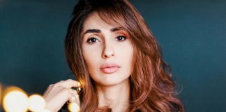 É quase uma epidemia ver tantas mulheres inteligentes e atraentes, solteiras É quase uma epidemia ver tantas mulheres inteligentes e atraentes, solteiras