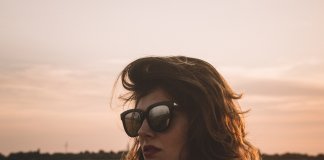 O ministério da saúde emocional adverte: a falta de amor mata mais que cigarro